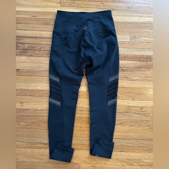 Beyond Yoga Limited Edition Leggings - Picture 2 of 5